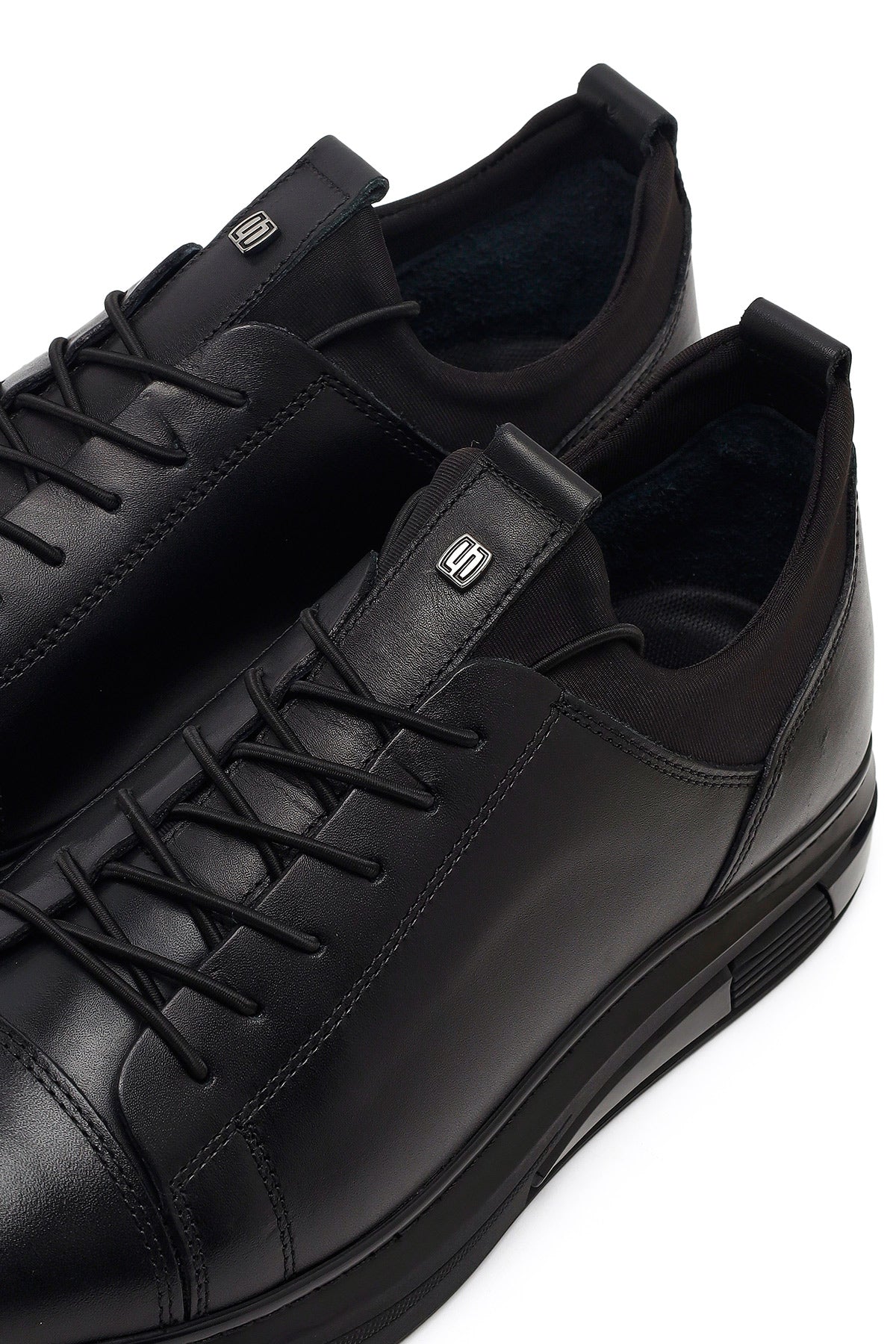 Erkek Siyah Bağcıklı Kalın Tabanlı Deri Sneaker