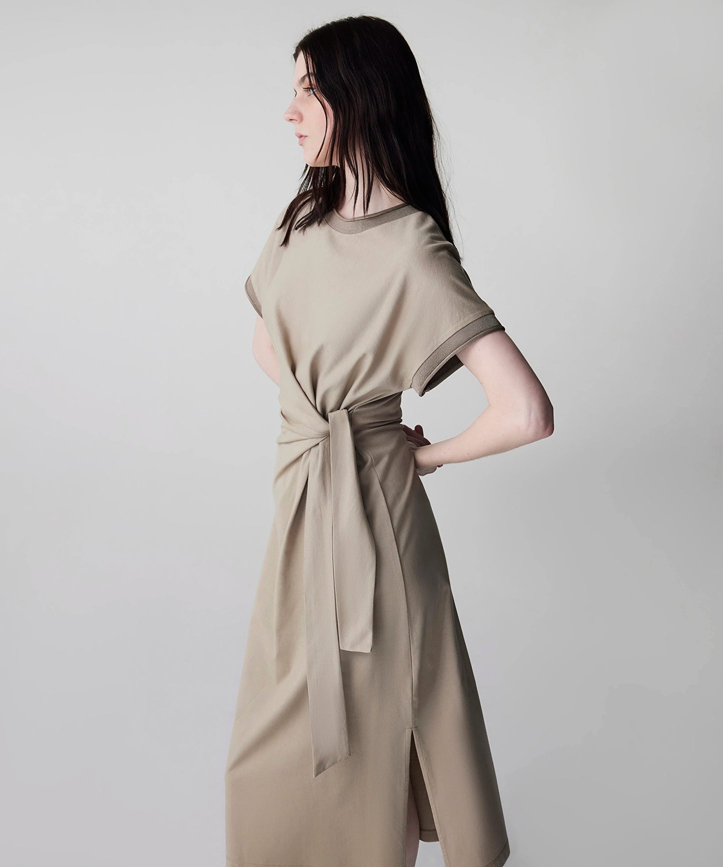 Belden Bağlamalı Elbise