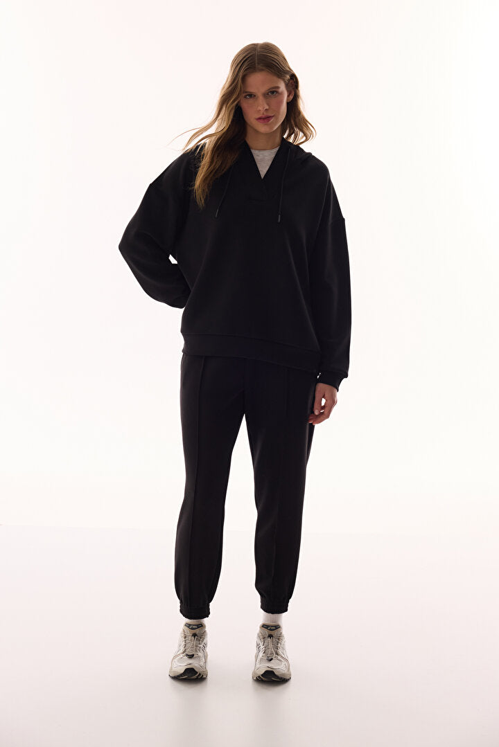 Siyah Kapüşonlu V Yaka Oversize Sweatshirt