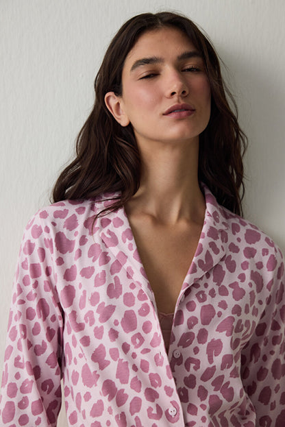 Pembe Leopar Desenli Uzun Kollu Düğmeli Gömlek Yaka Pamuklu Pijama Takımı