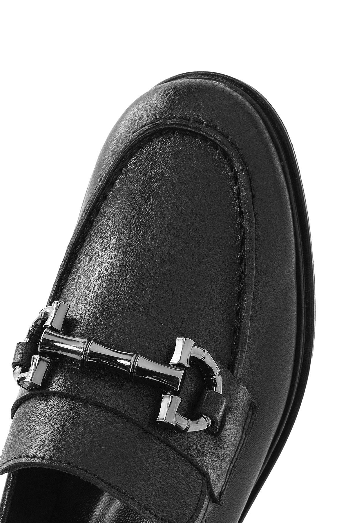 Kadın Siyah Tokalı Deri Loafer