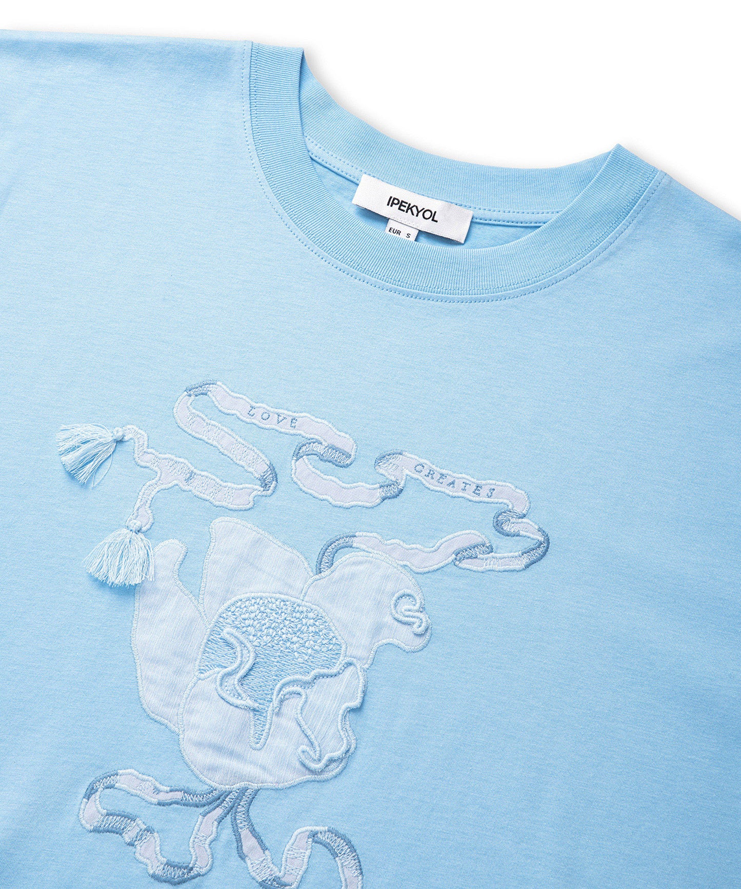 Nakışlı Ve Püsküllü Tişört