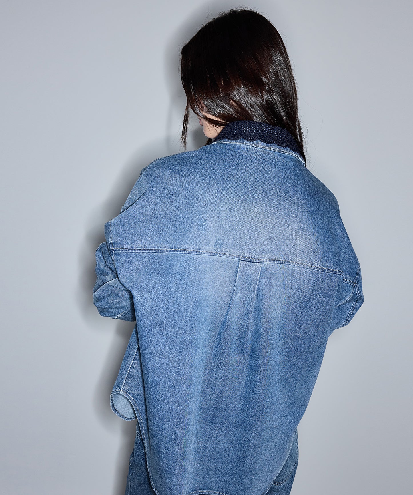 Kroşe Yakalı Denim Gömlek