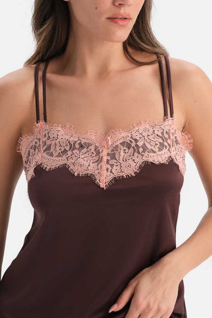 Kahverengi Yaka Dantel Detaylı Camisole Set