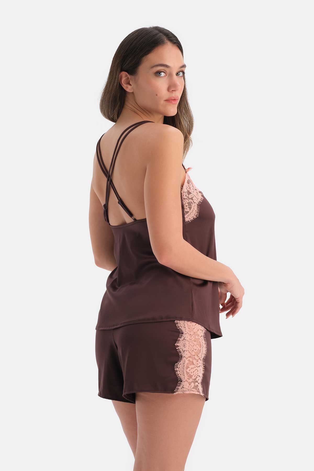 Kahverengi Yaka Dantel Detaylı Camisole Set