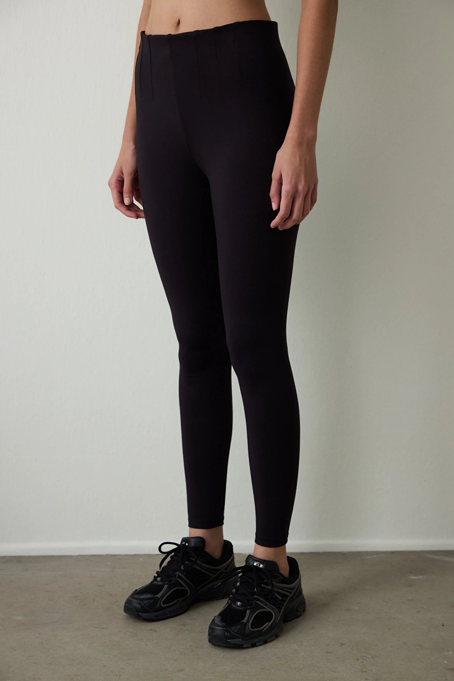 Siyah Yüksek Bel Detaylı Dar Kalıp Tayt