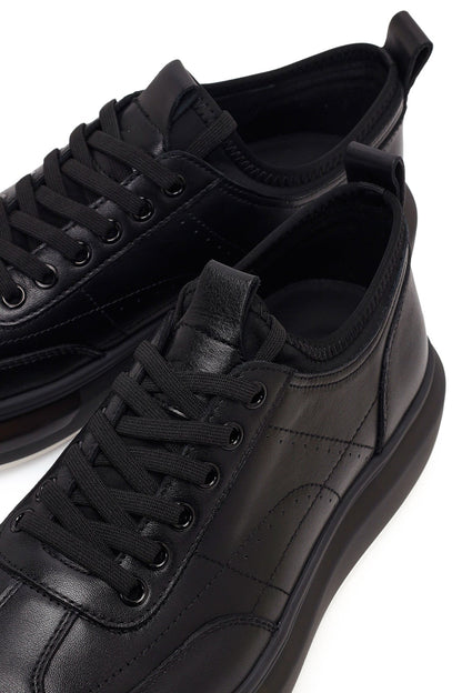 Erkek Siyah Bağcıklı Kalın Tabanlı Deri Sneaker