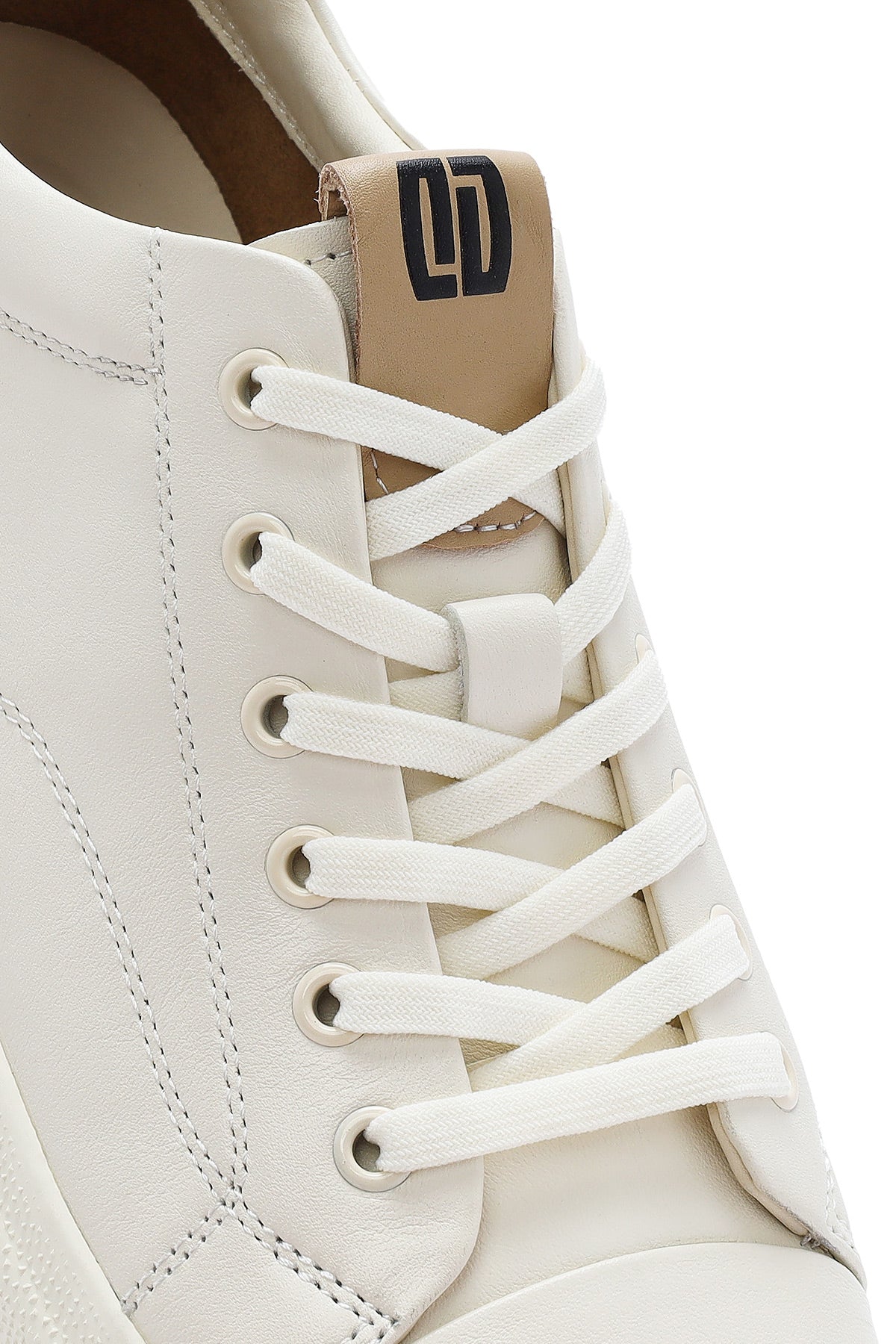 Erkek Beyaz Bağcıklı Kalın Tabanlı Deri Sneaker