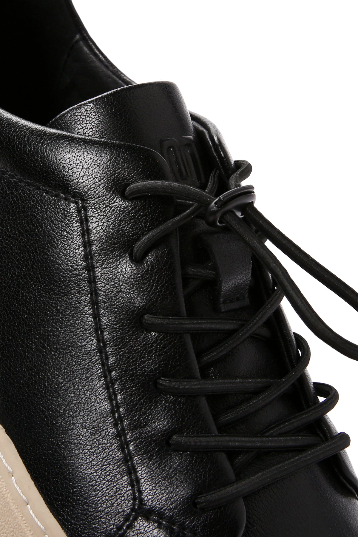 Erkek Siyah Bağcıklı Kalın Tabanlı Deri Sneaker