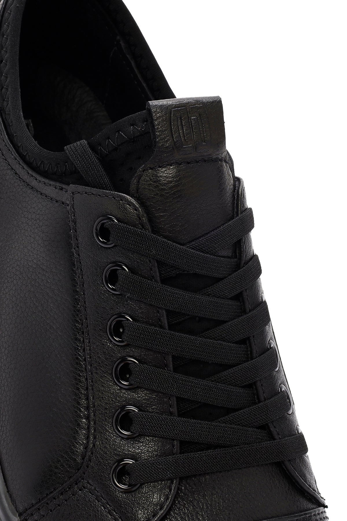 Erkek Siyah Bağcıklı Kalın Tabanlı Deri Sneaker