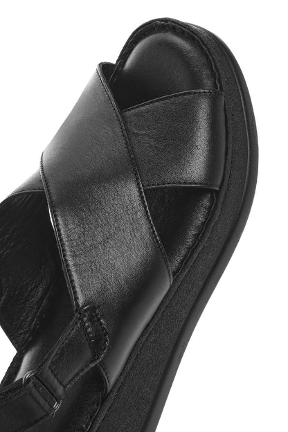 Kadın Siyah Kalın Tabanlı Deri Comfort Sandalet