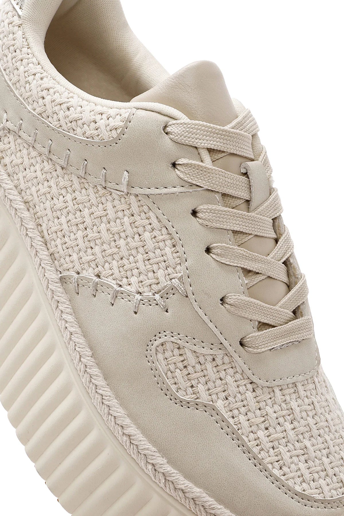 Kadın Bej Bağcıklı Kalın Tabanlı Örgülü Sneaker