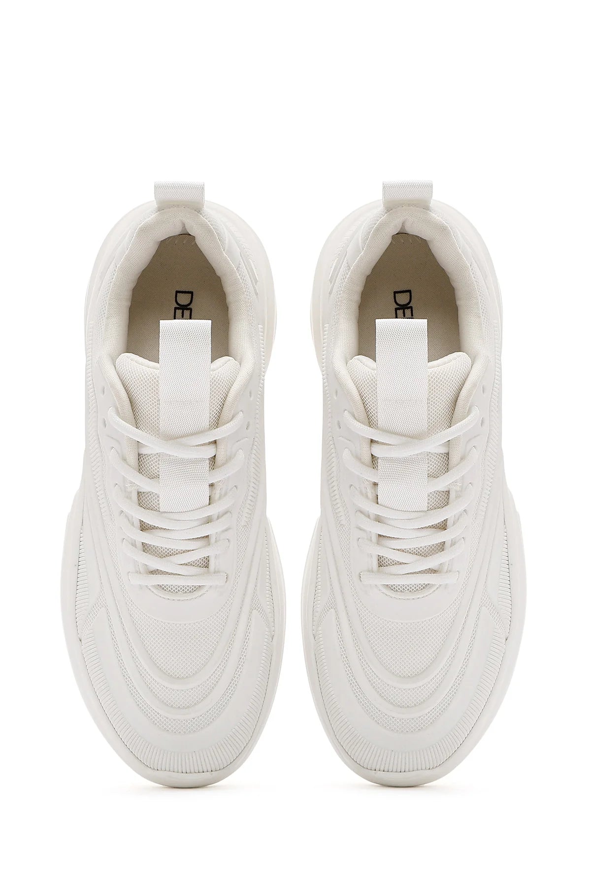 Kadın Beyaz Bağcıklı Kalın Tabanlı Sneaker