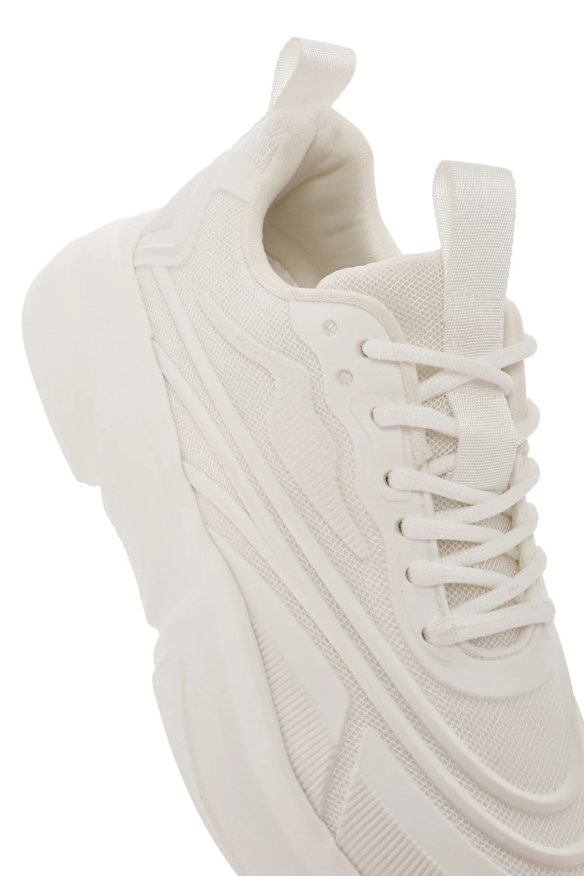 Kadın Beyaz Bağcıklı Kalın Tabanlı Sneaker