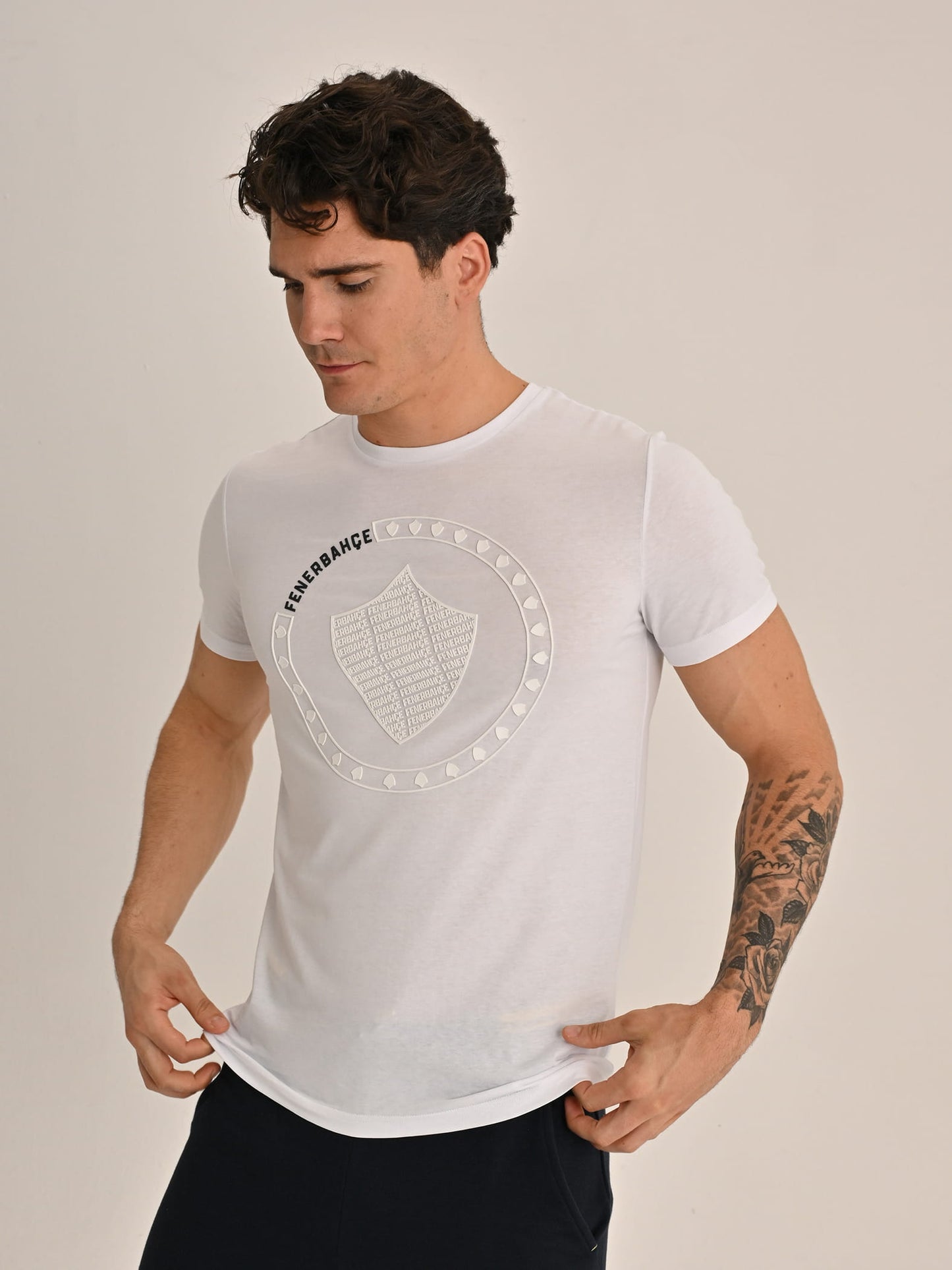 Fenerbahçe Beyaz Tribün Arma Erkek Tshirt