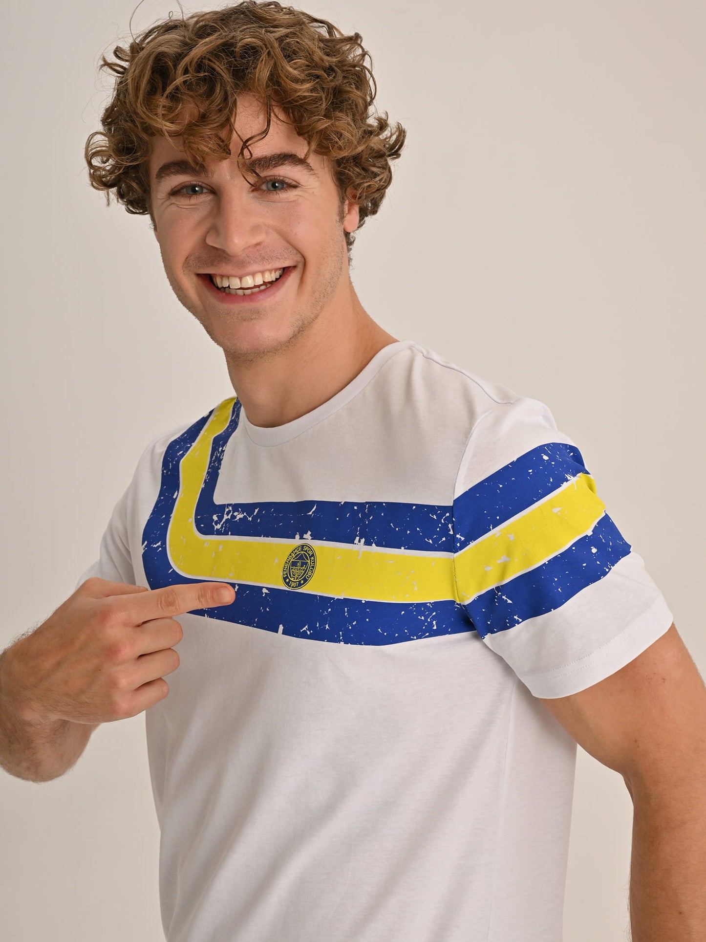 Fenerbahçe Beyaz Tribün Üç Bantlı Erkek Tshirt
