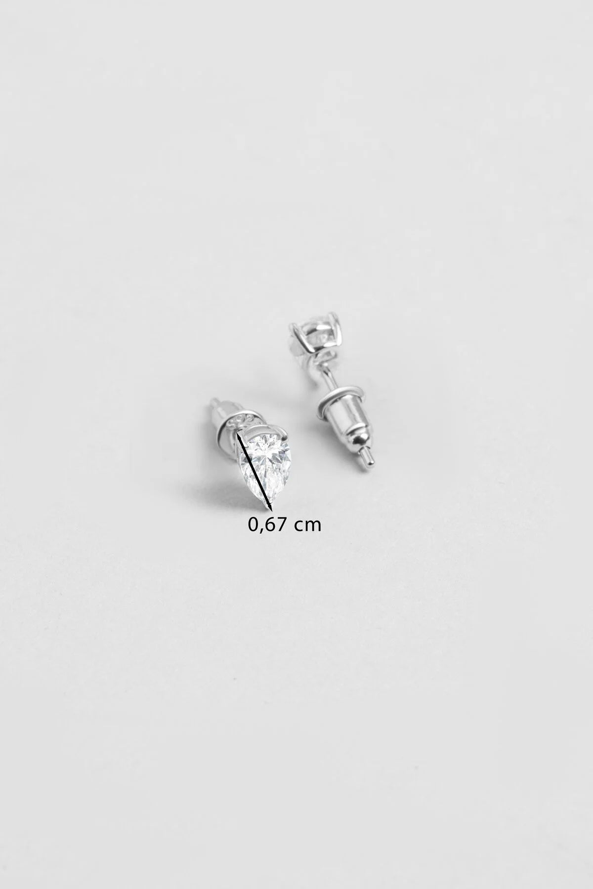 Damla Kesim 6 Mm 18 Ayar Beyaz Altın Kaplama Tektaş Gümüş Küpe 5016200199
