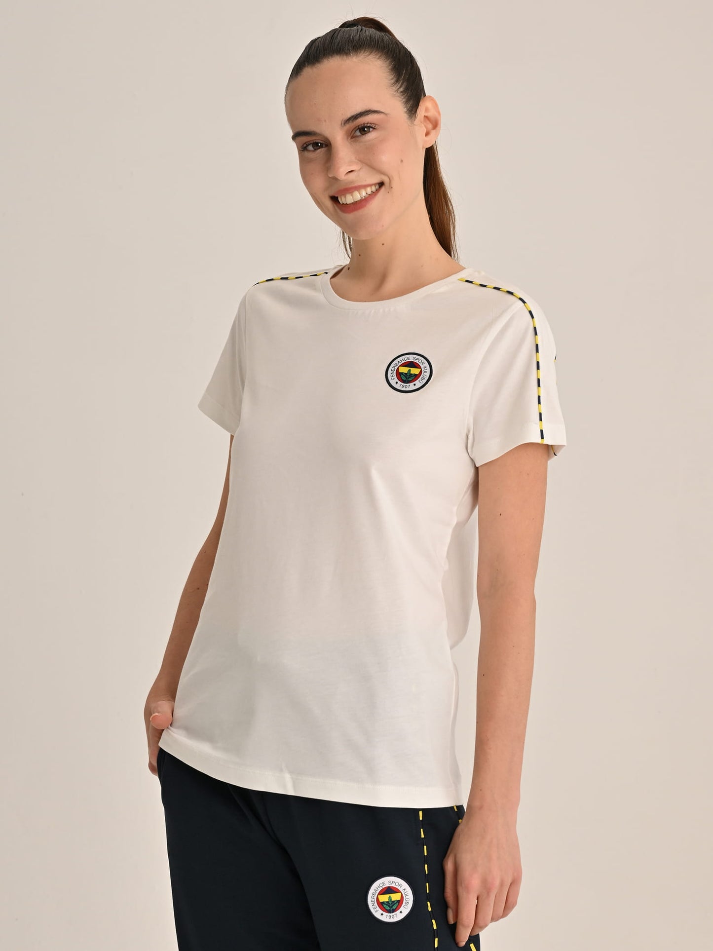 Fenerbahçe Beyaz Tribün Basic Kadın Tshirt
