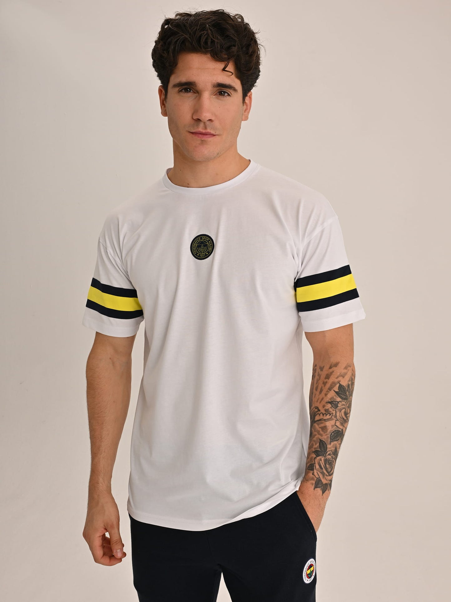 Fenerbahçe Beyaz Tribün Yaşa Fenerbahçe Erkek Oversize Tshirt