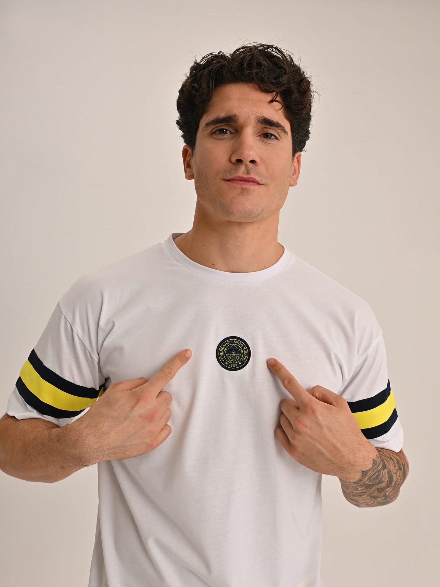 Fenerbahçe Beyaz Tribün Yaşa Fenerbahçe Erkek Oversize Tshirt