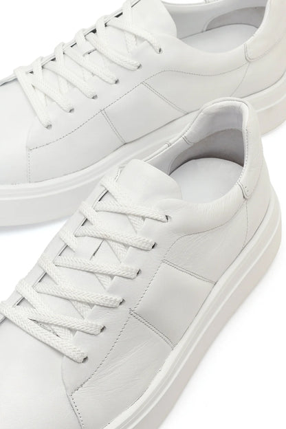 Erkek Beyaz Bağcıklı Kalın Tabanlı Deri Sneaker