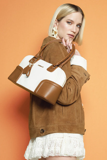 Kadın Krem Charmlı Omuz Çantası