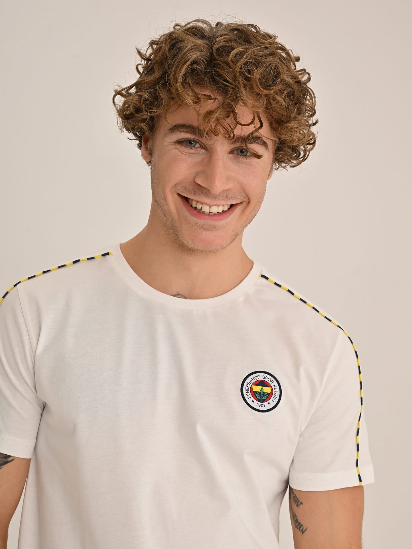 Fenerbahçe Beyaz Tribün Basic Erkek Tshirt