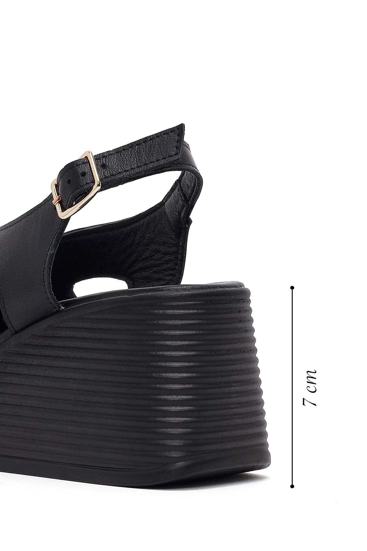 Kadın Siyah Bilekten Tokalı Dolgu Topuklu Deri Sandalet