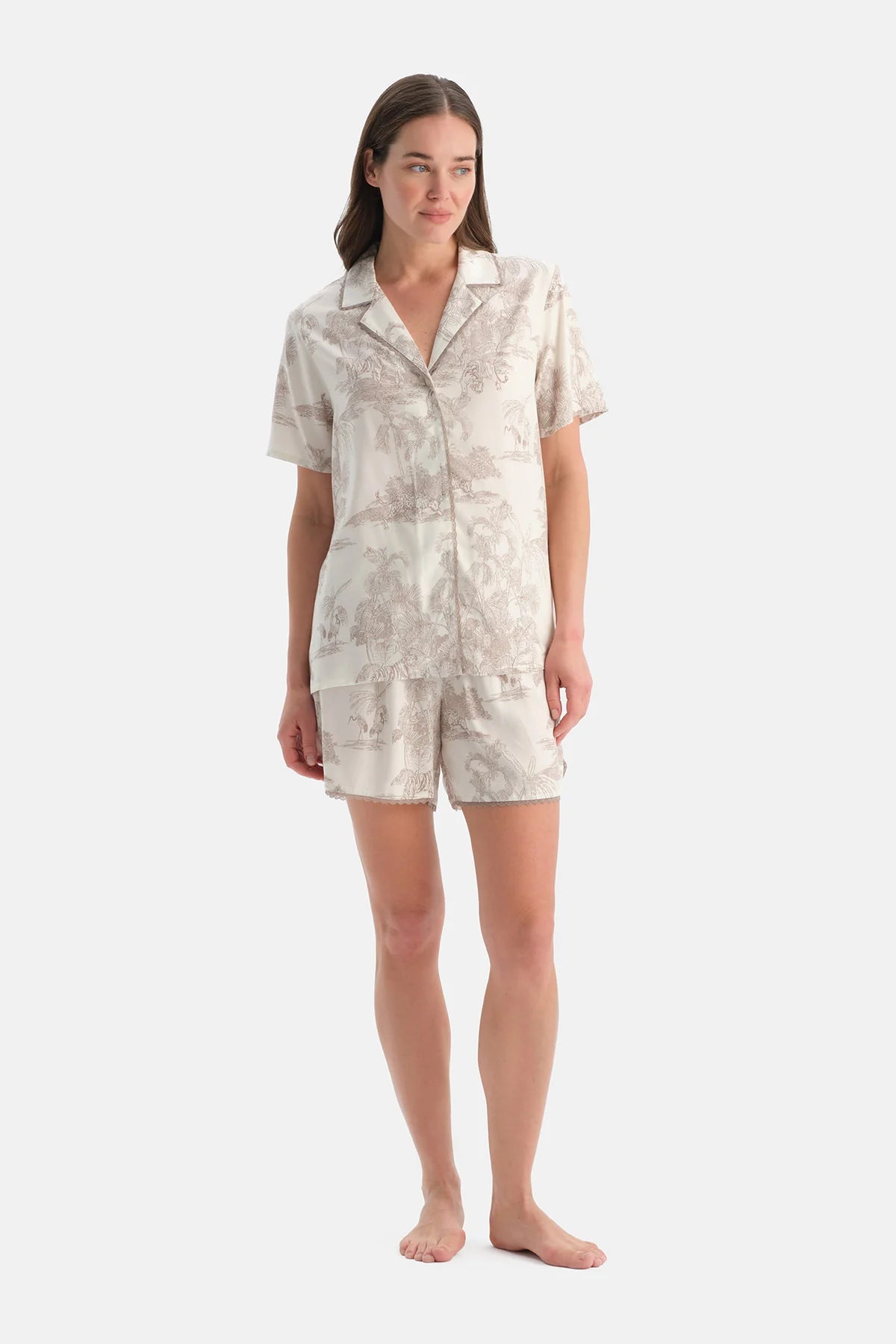 Ekru Ağaç Desenli Viskon Gömlek Şort Pijama Takımı