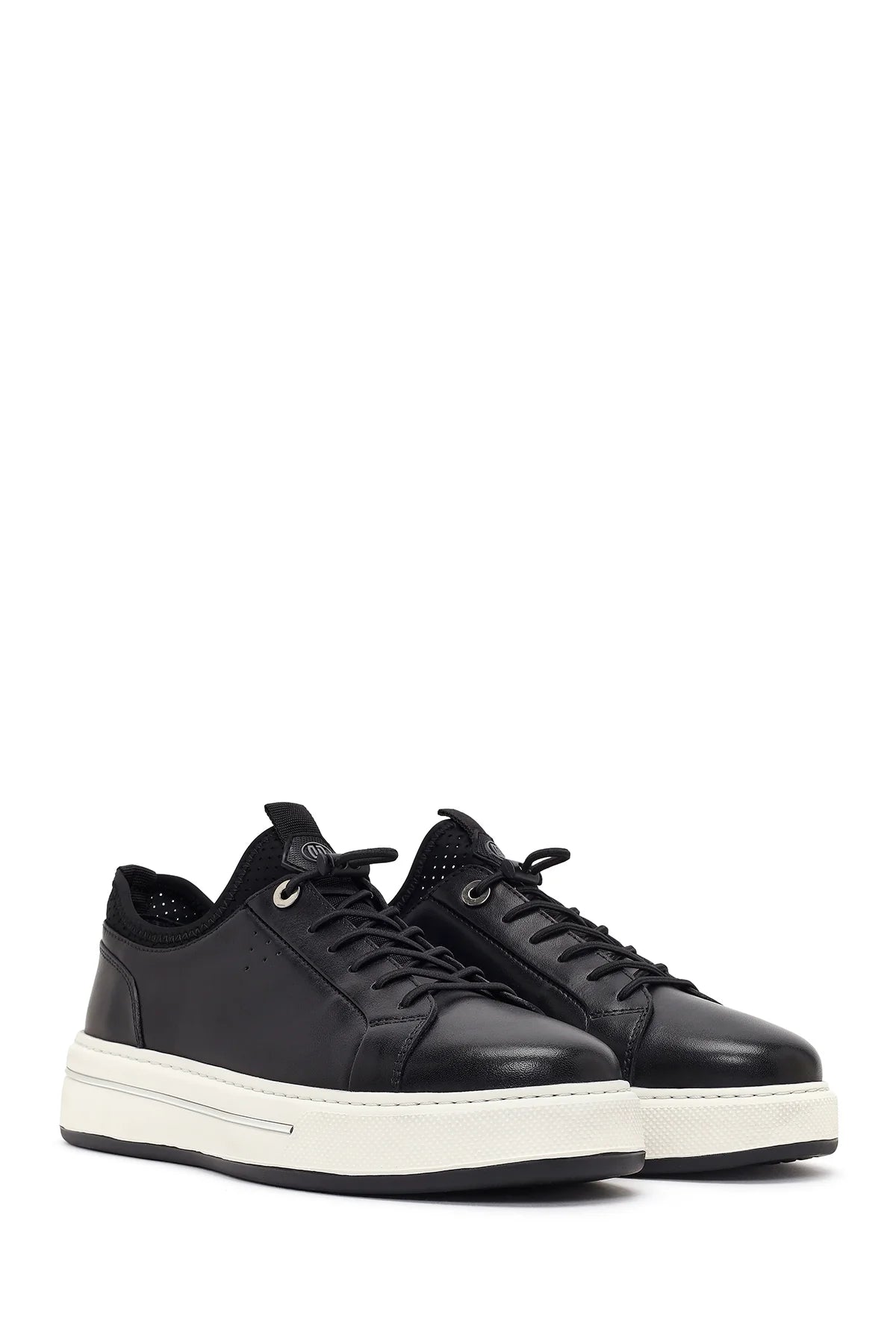 Erkek Siyah Bağcıklı Kalın Tabanlı Deri Sneaker