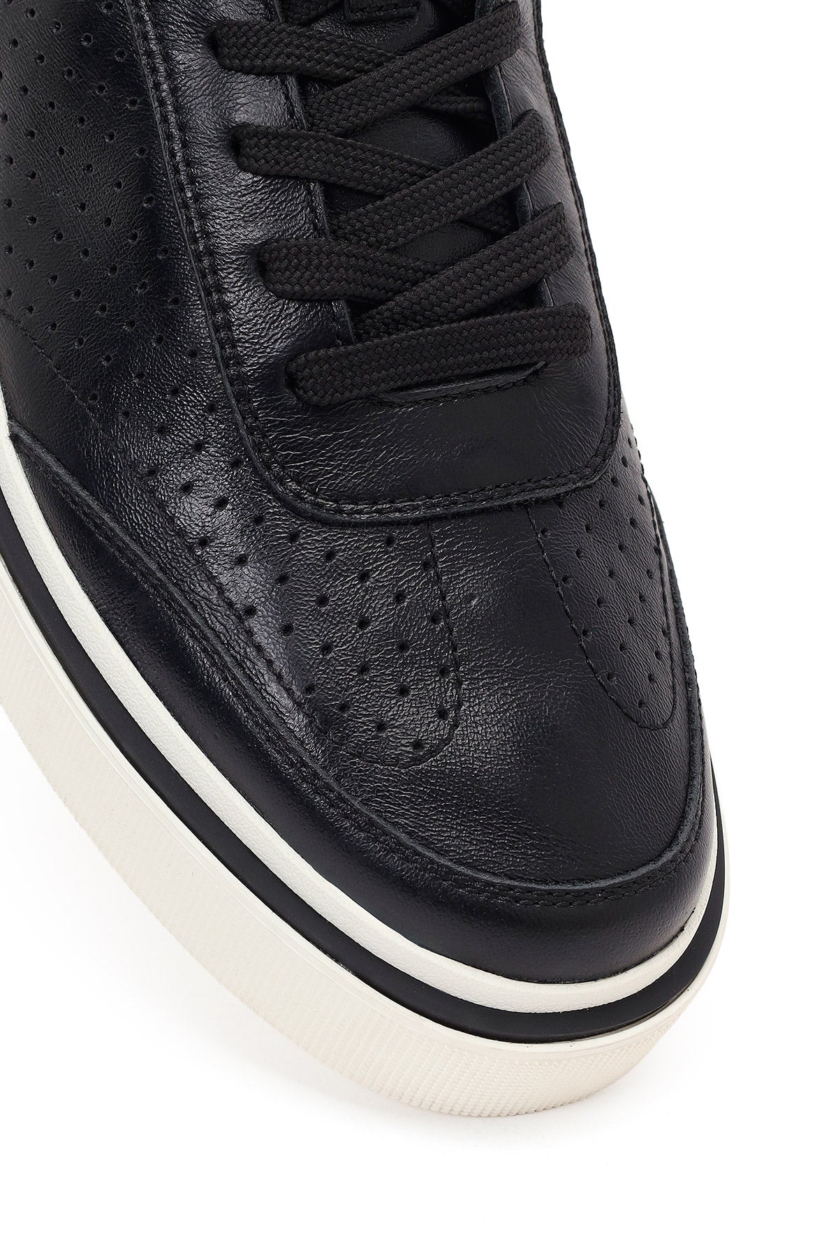 Erkek Siyah Bağcıklı Kalın Tabanlı Deri Sneaker