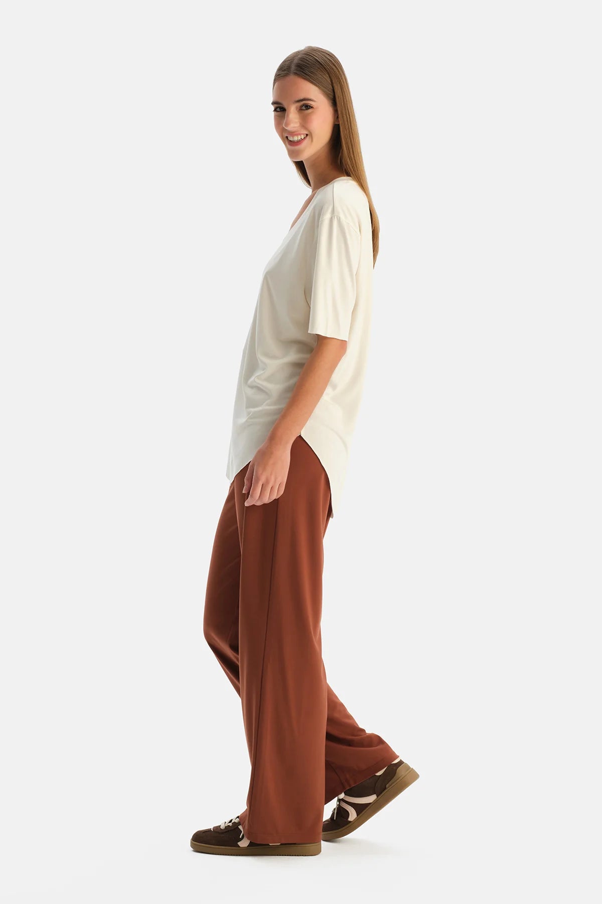 Modal V Yaka Basic Tişört