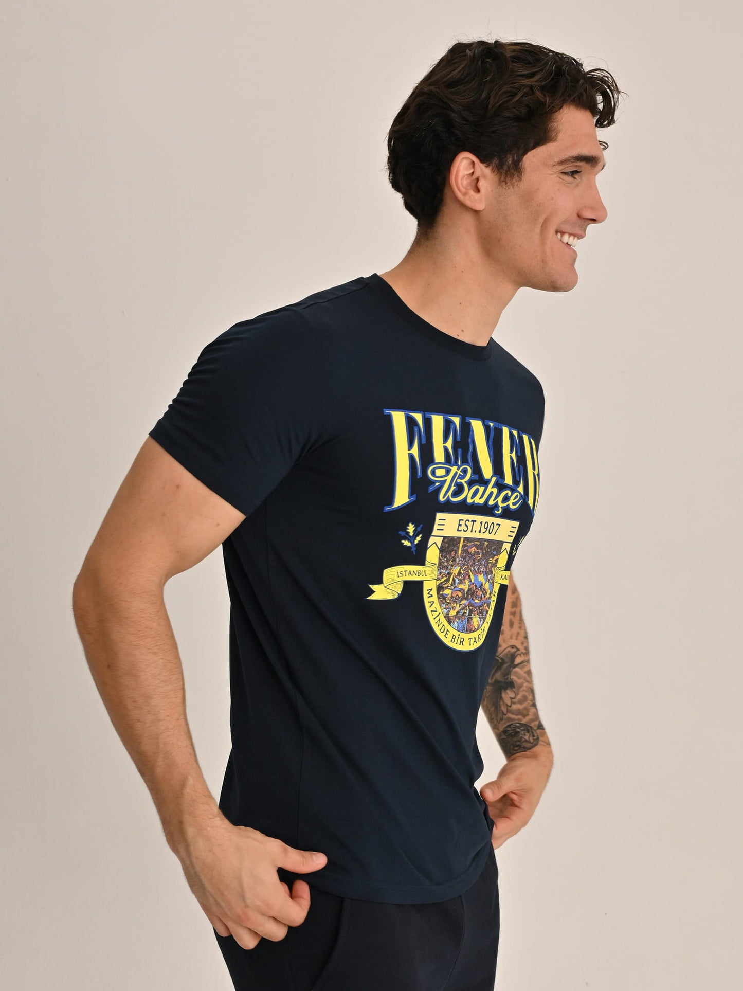 Fenerbahçe Lacivert Tribün Mazinde Bir Tarih Yatar Erkek Tshirt