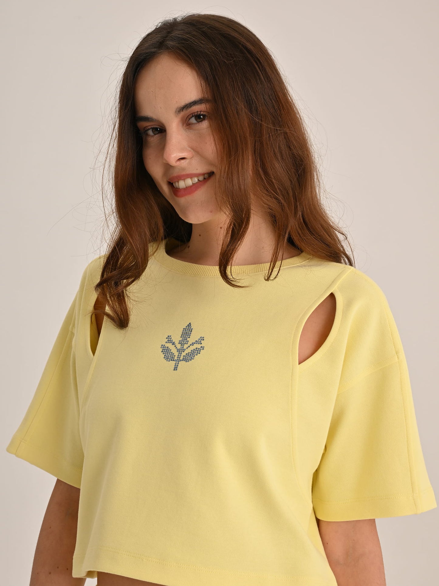 Fenerbahçe Sarı Trend Taş Baskılı Kadın Oversize Crop Tshirt