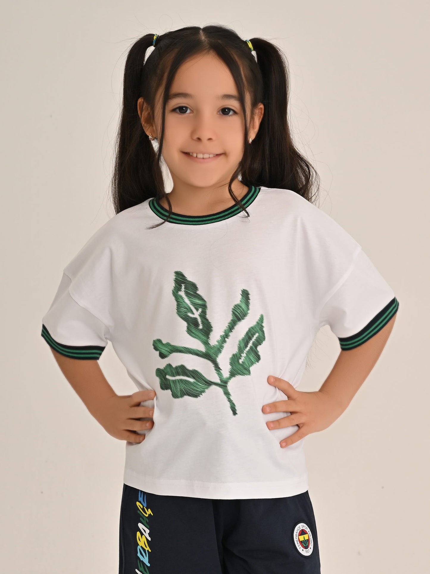 Fenerbahçe Beyaz Trend Yeşil Palamutlu Çocuk Oversize Crop Tshirt