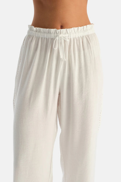 Beyaz Bağlama Detaylı Dokuma Pijama Takımı