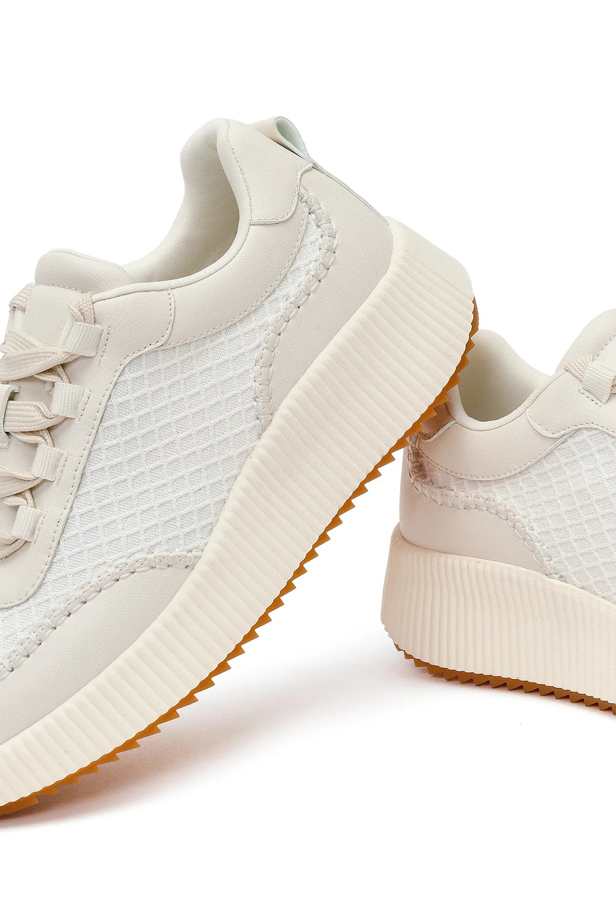 Kadın Beyaz Kalın Tabanlı Sneaker