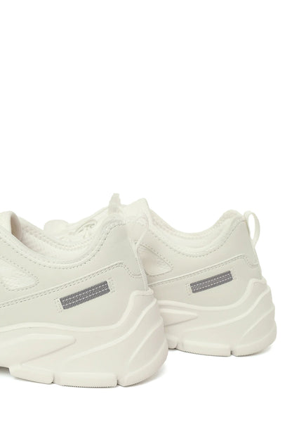 Kadın Beyaz Bağcıklı Kalın Tabanlı Sneaker