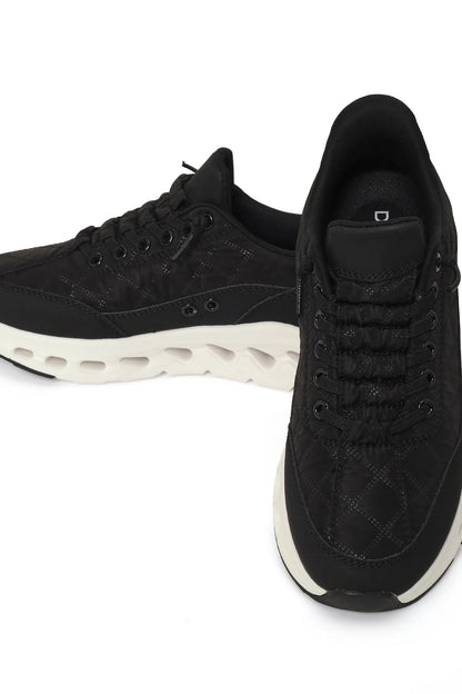 Kadın Siyah Bağcıklı Kalın Tabanlı Sneaker