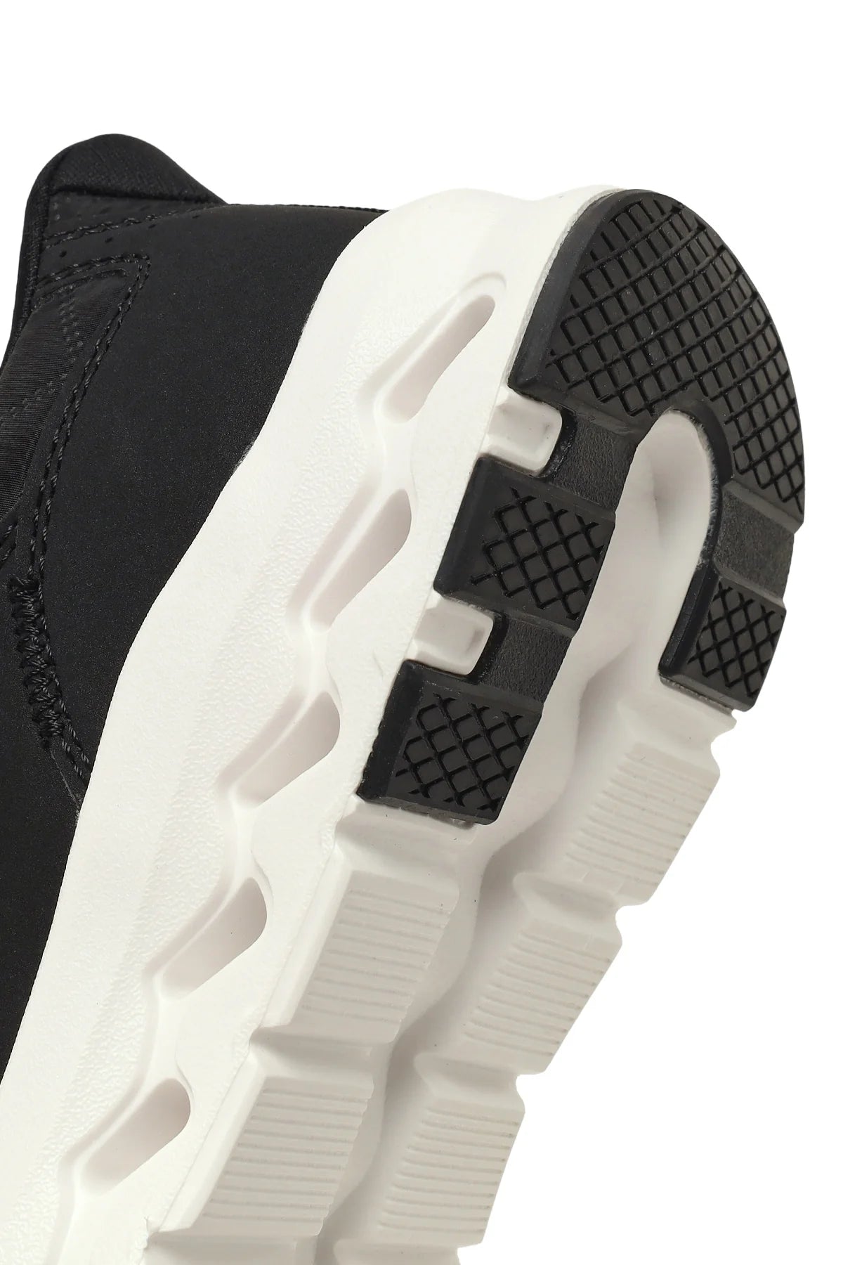 Kadın Siyah Bağcıklı Kalın Tabanlı Sneaker