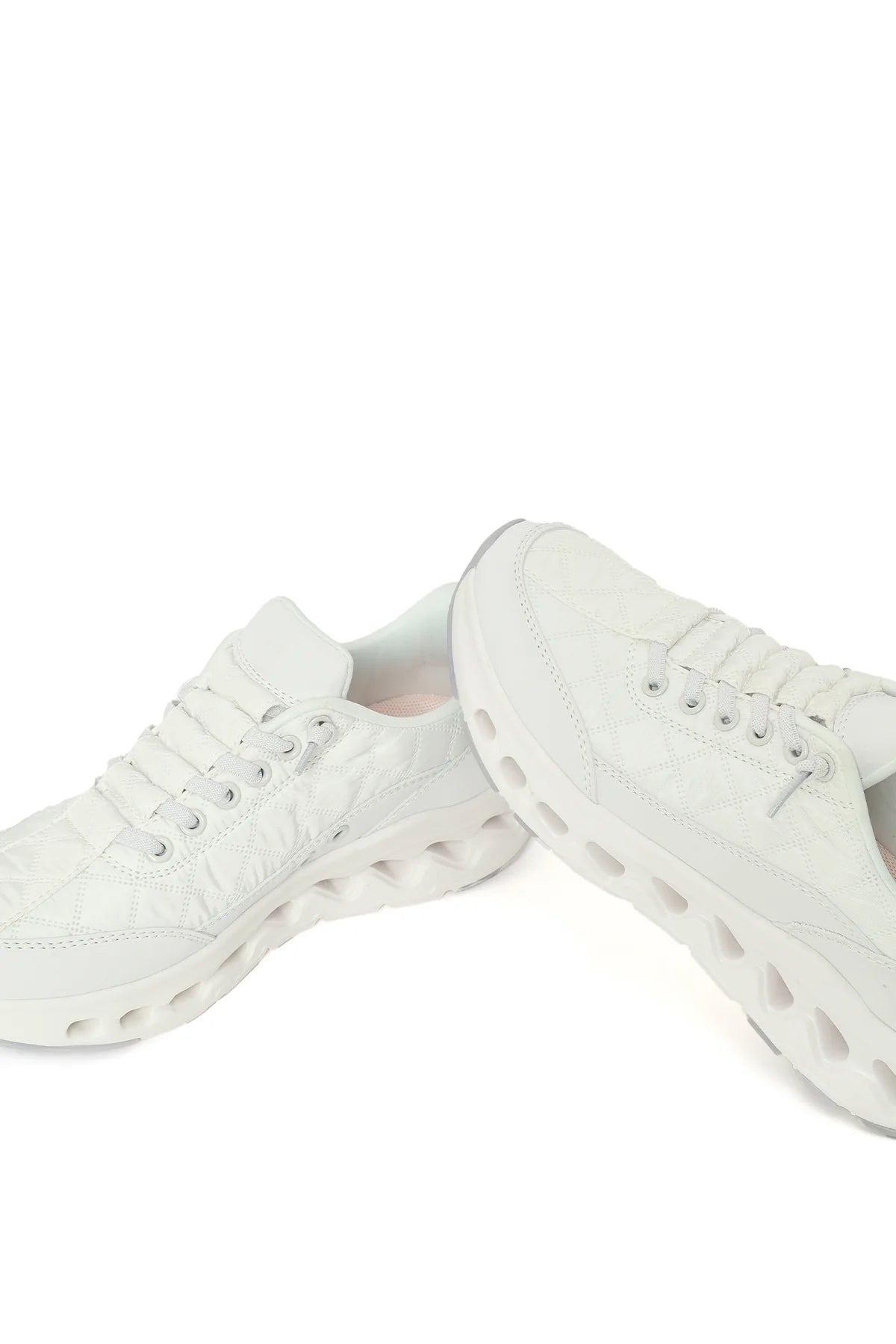Kadın Beyaz Bağcıklı Kalın Tabanlı Sneaker