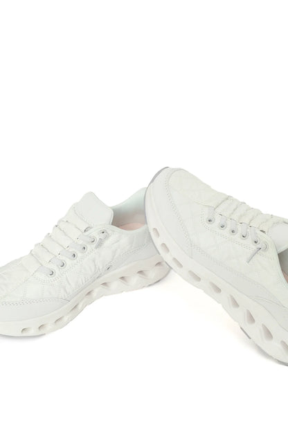 Kadın Beyaz Bağcıklı Kalın Tabanlı Sneaker