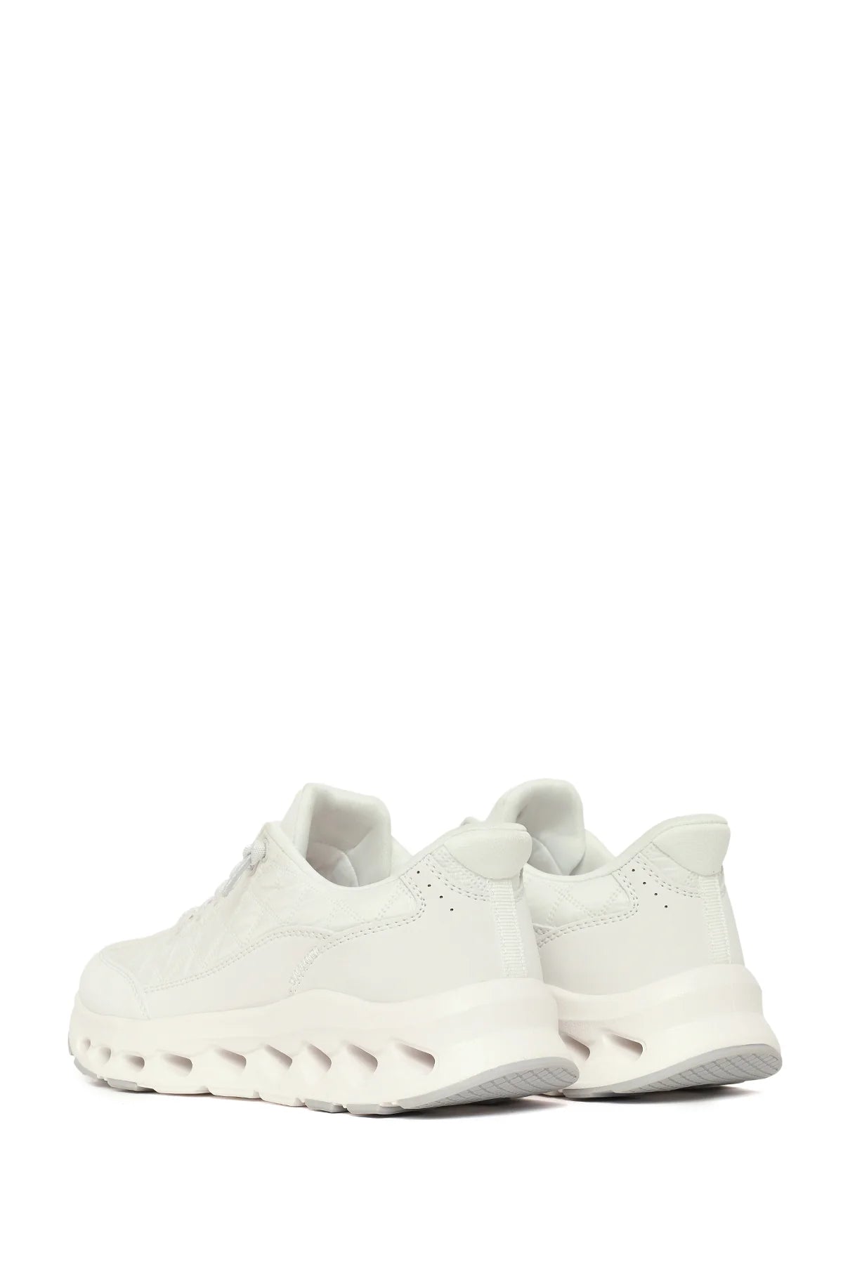 Kadın Beyaz Bağcıklı Kalın Tabanlı Sneaker
