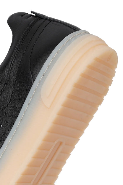 Kadın Siyah Bağcıklı Kalın Tabanlı Deri Sneaker