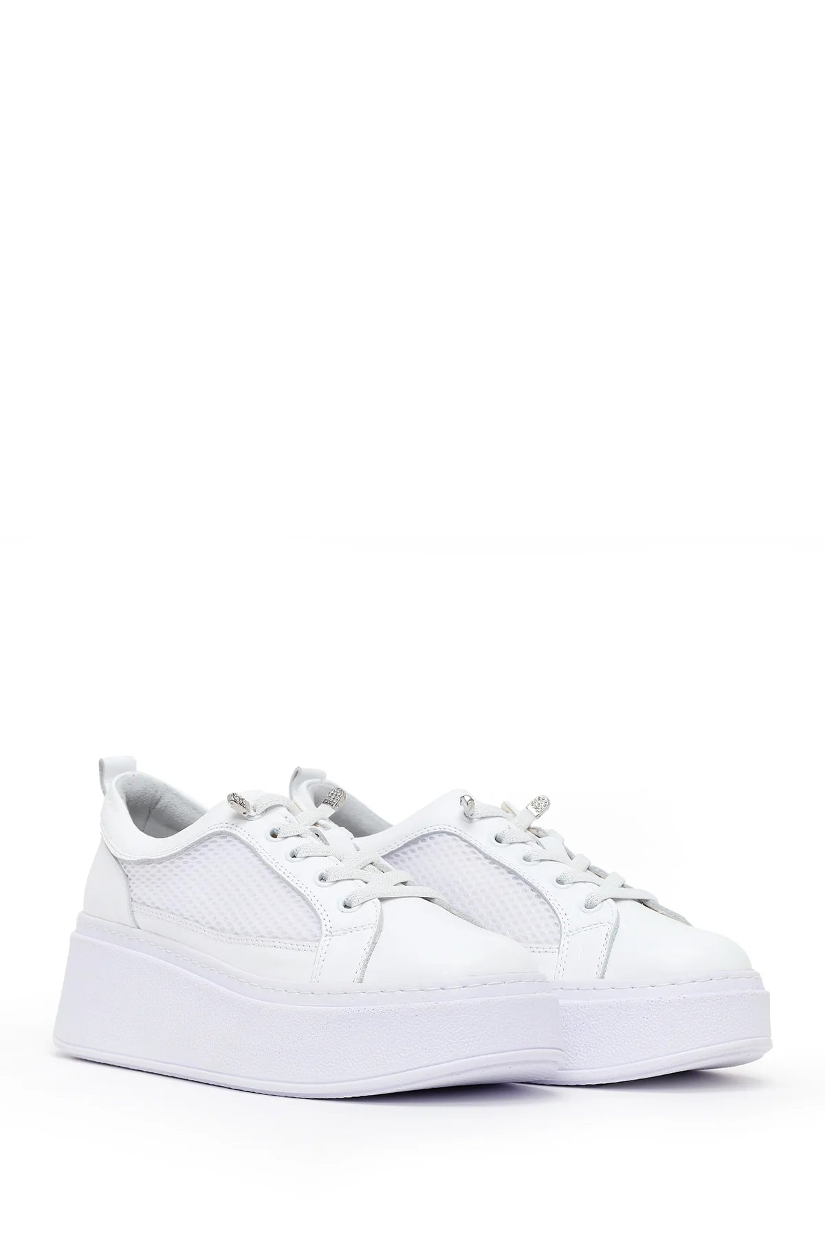 Kadın Beyaz Bağcıklı Kalın Tabanlı Deri Sneaker