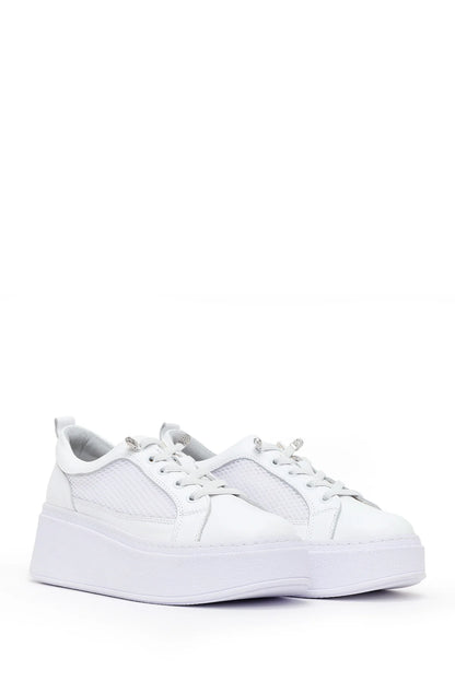 Kadın Beyaz Bağcıklı Kalın Tabanlı Deri Sneaker