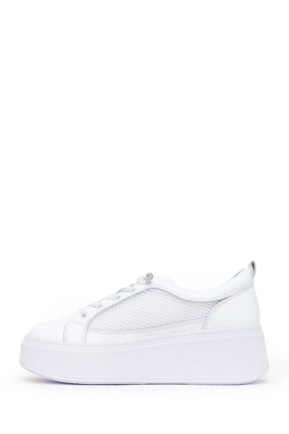 Kadın Beyaz Bağcıklı Kalın Tabanlı Deri Sneaker