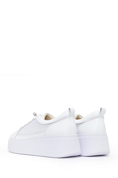 Kadın Beyaz Bağcıklı Kalın Tabanlı Deri Sneaker