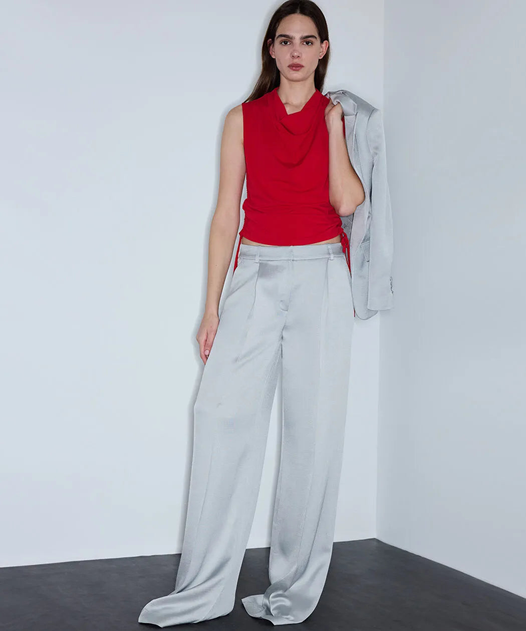Gri Parlak Yüzeyli Wide Leg Pantolon Is1260003241055 | Ipekyol