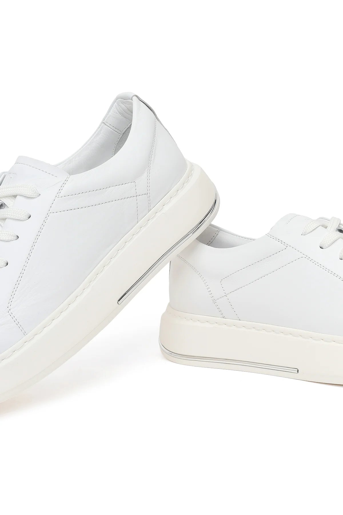 Erkek Beyaz Bağcıklı Kalın Tabanlı Deri Sneaker